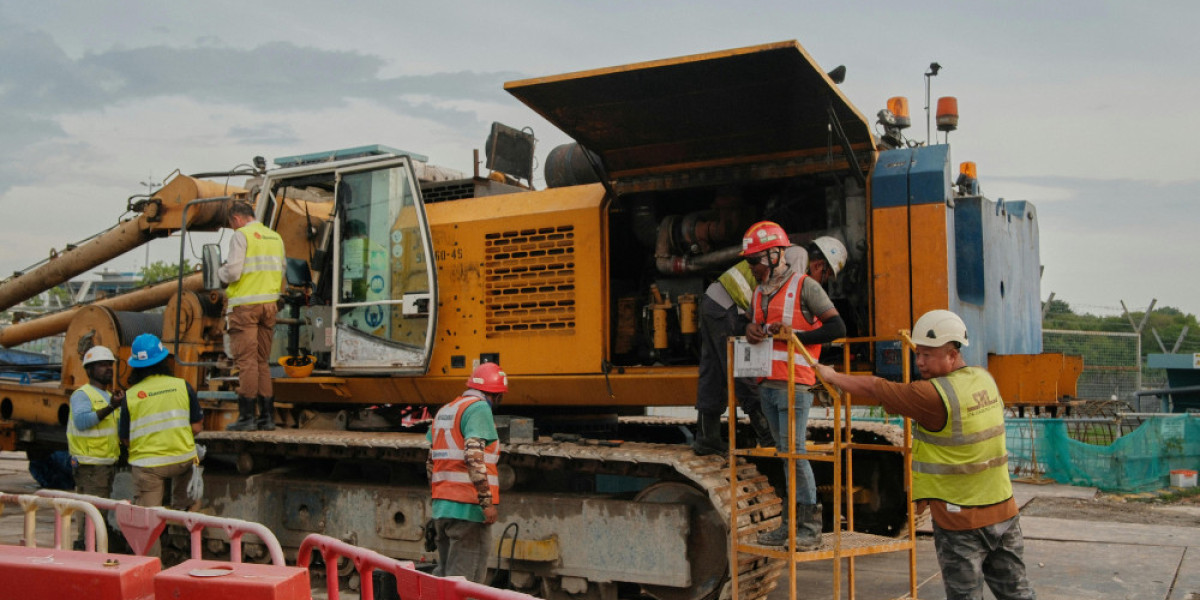 Heavy Equipment Rental in Dubai: A Complete Guide for Construction & Industrial Needs